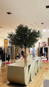  leading artificial plant wholesalers in Saudi Arabia for malls and commercial spaces.