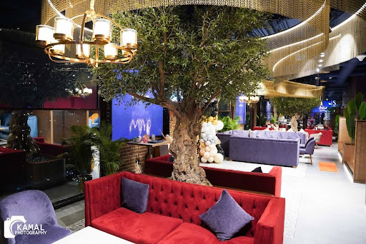Bespoke Artificial Trees for Maintenance-Free Greenery